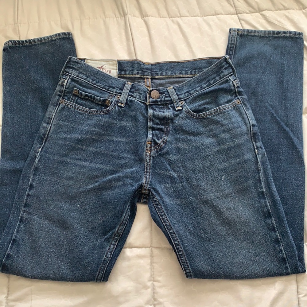 - Hollister Jean Slim Straight